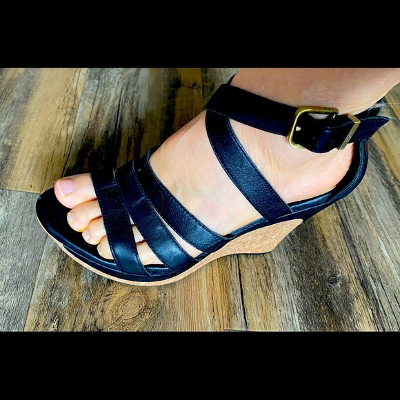 UGG platform heel sandals - Picture 7 of 9
